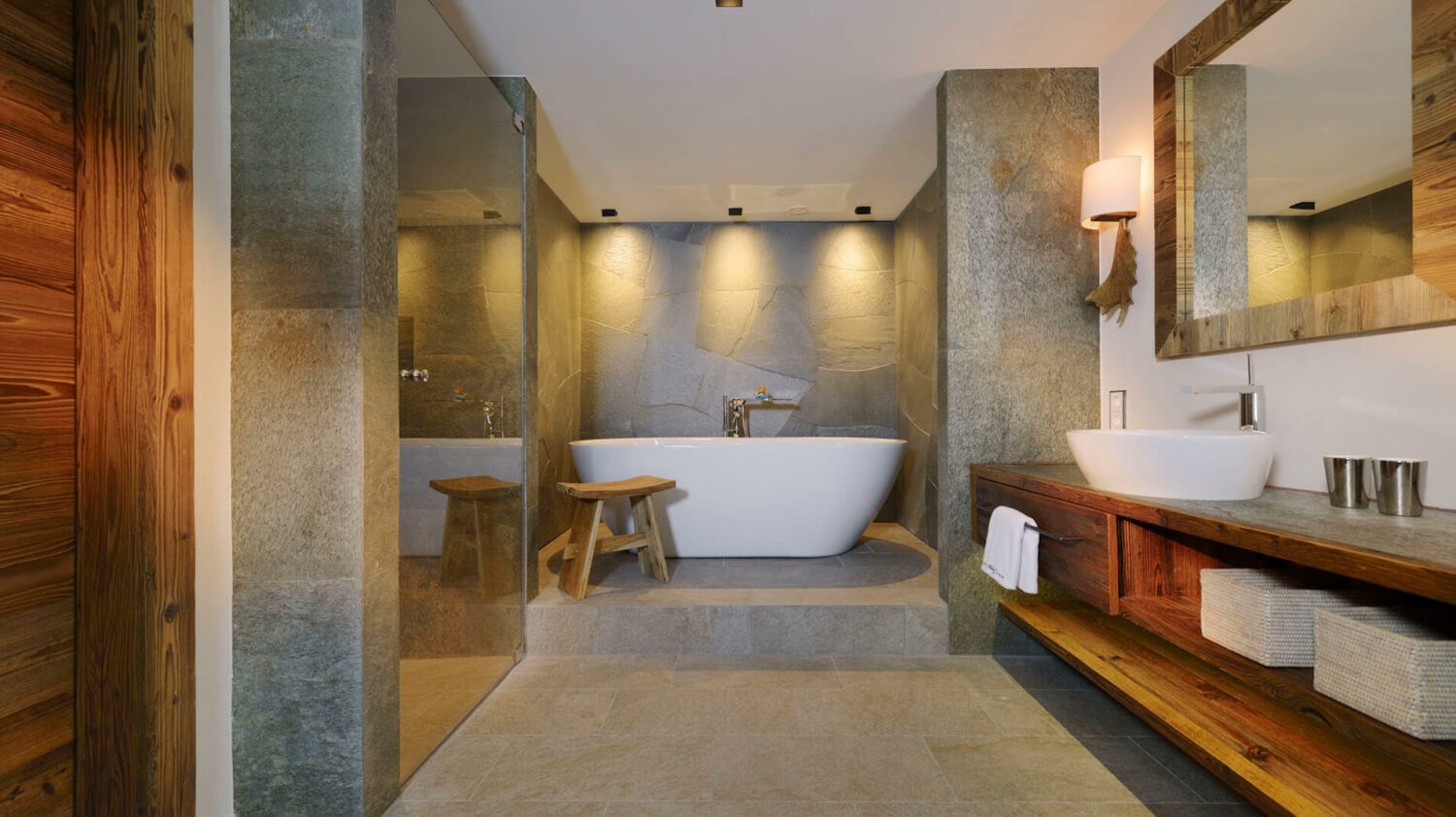 hotel-arlberg-bathroom-tub