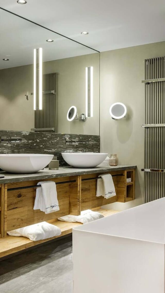 hotel-arlberg-room-bathroom-mobile